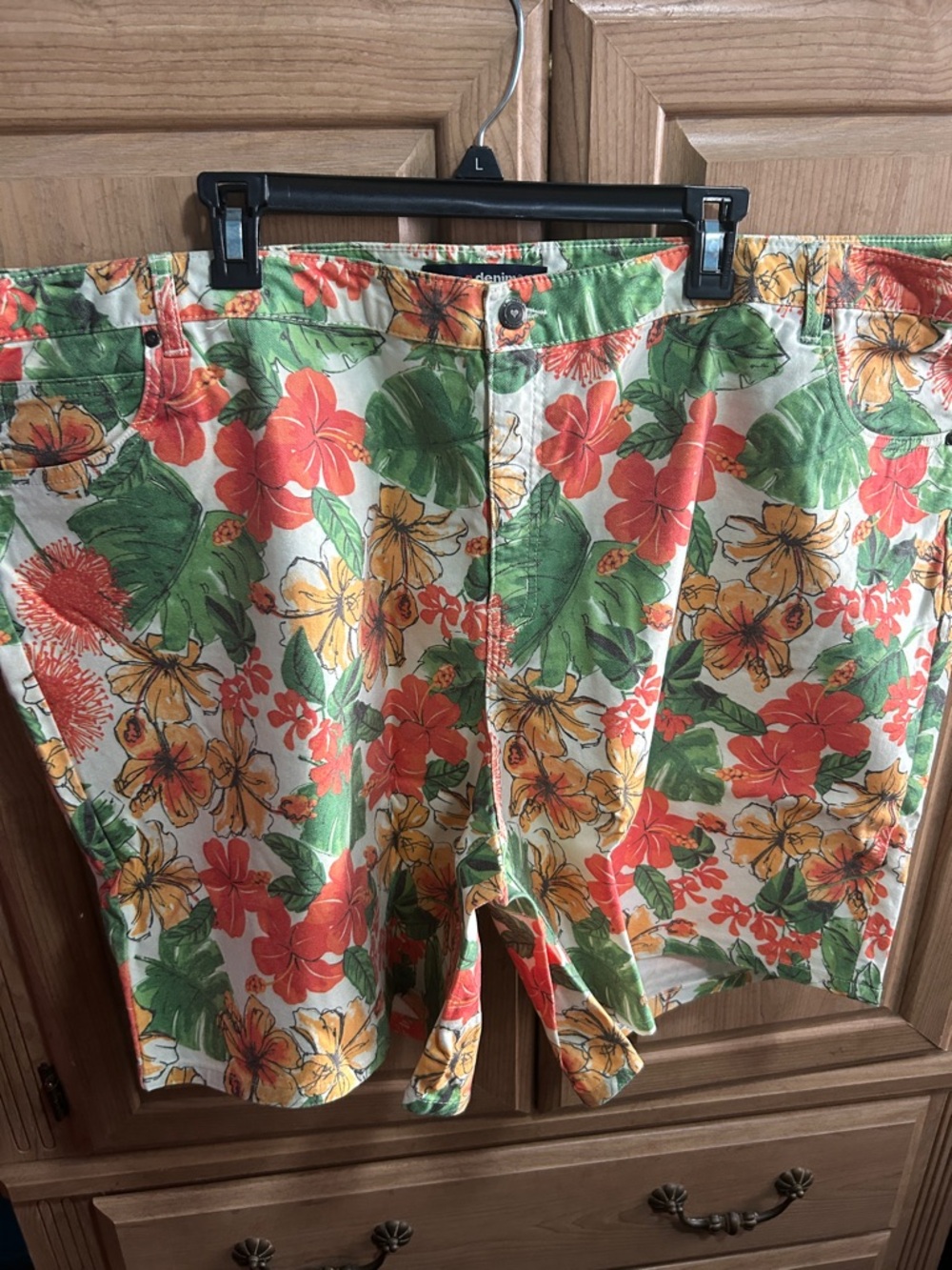 Shorts - Picture 2 of 5
